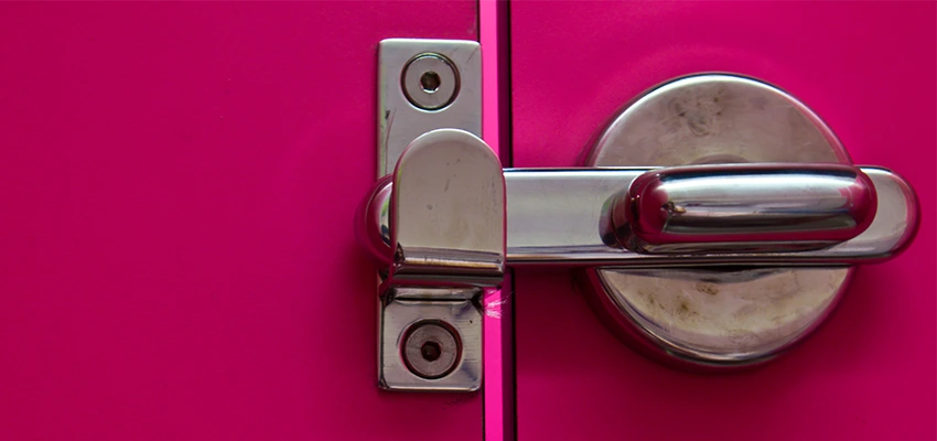 Childproof Gate Lock in Vineyard, California